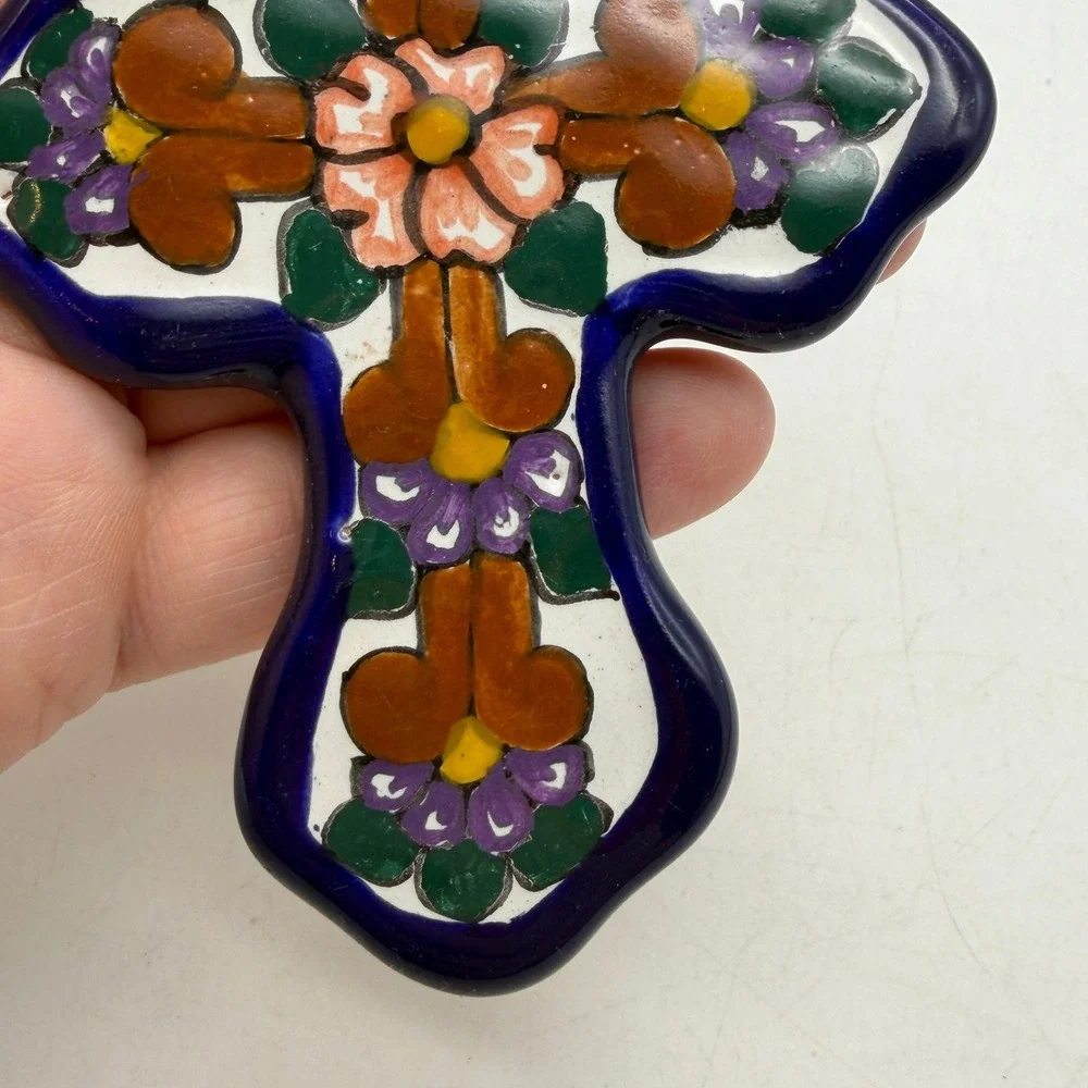 Talavera Pottery Cross ornament Hand Painted Floral Ceramic Jamir Puebla Mexico
